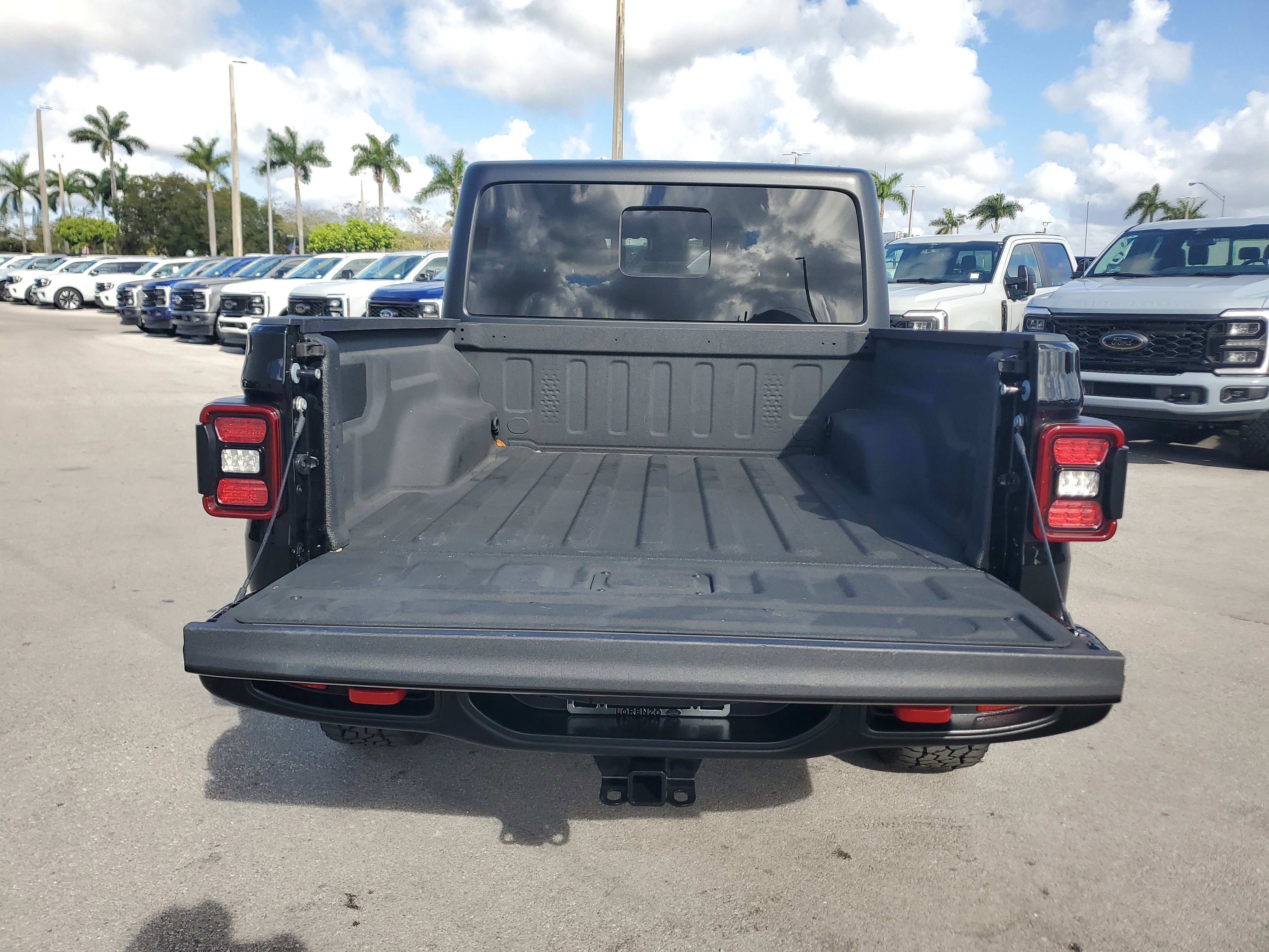 Used 2025 Jeep Gladiator Rubicon w/ Convenience Group image 28