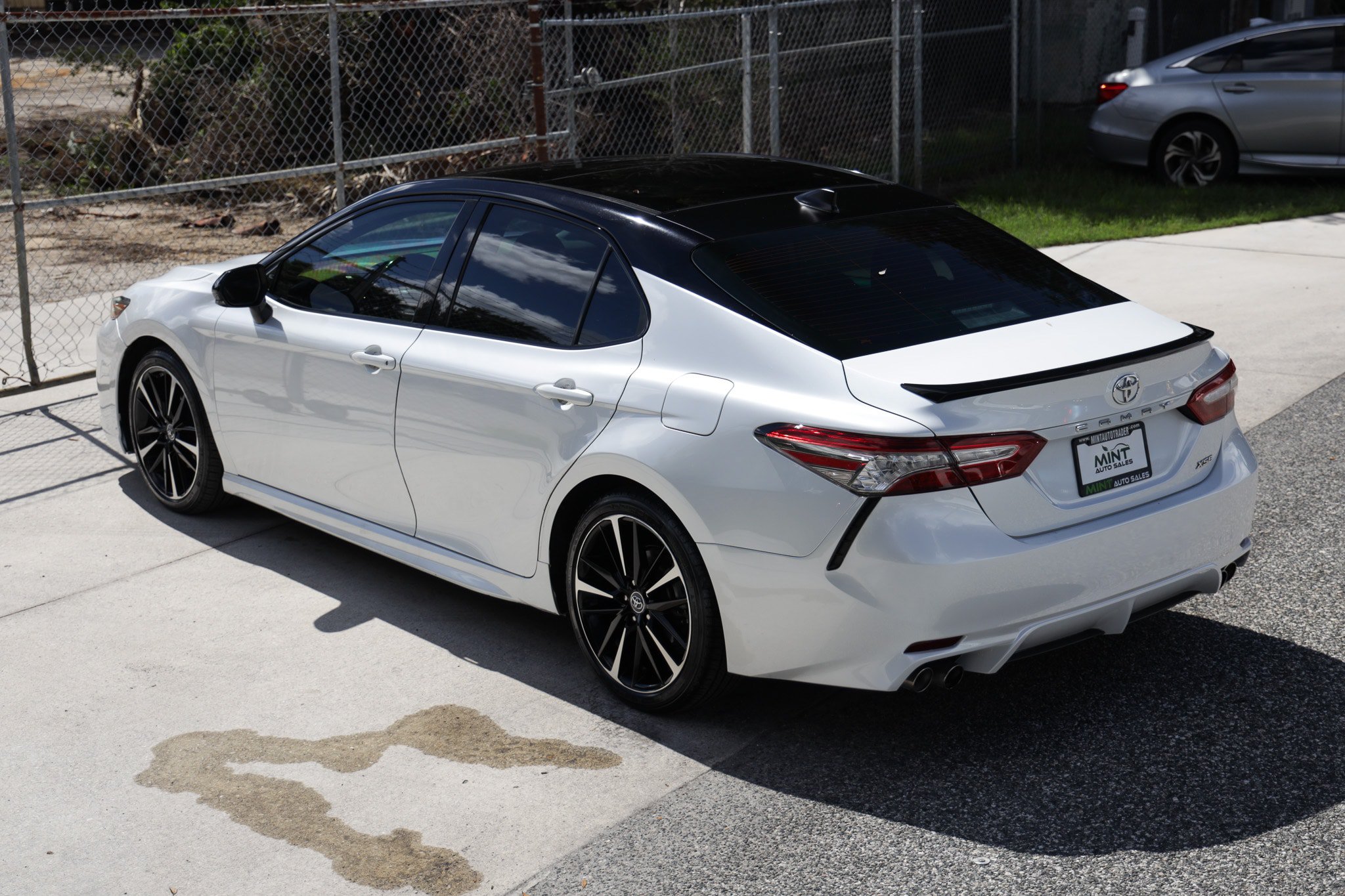 Used 2019 Toyota Camry XSE FWD image 8
