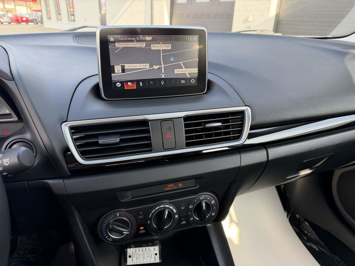 Used 2015 MAZDA MAZDA3 i Touring image 22