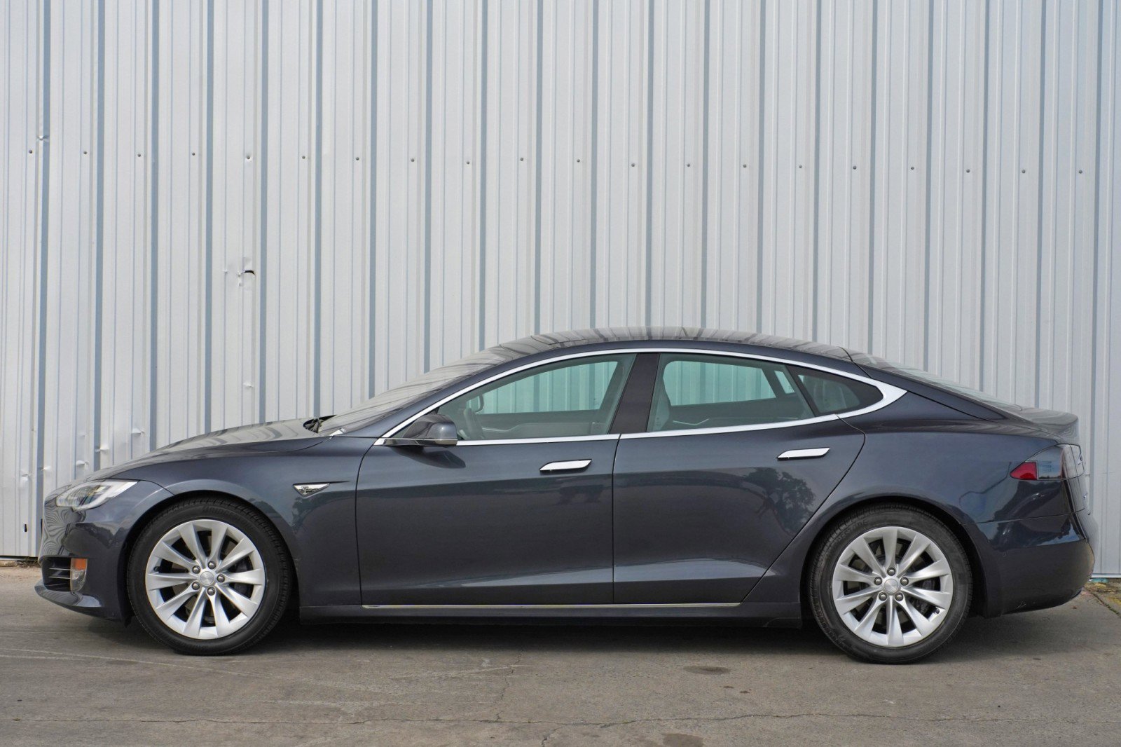Used 2016 Tesla Model S 90D image 45