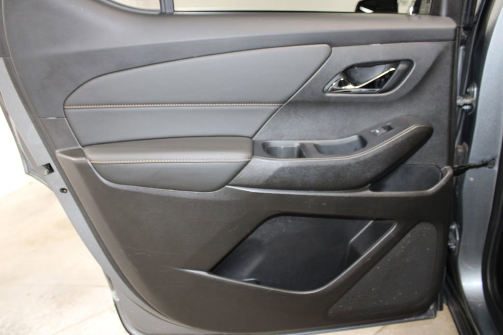 Used 2021 Chevrolet Traverse LS FWD image 21