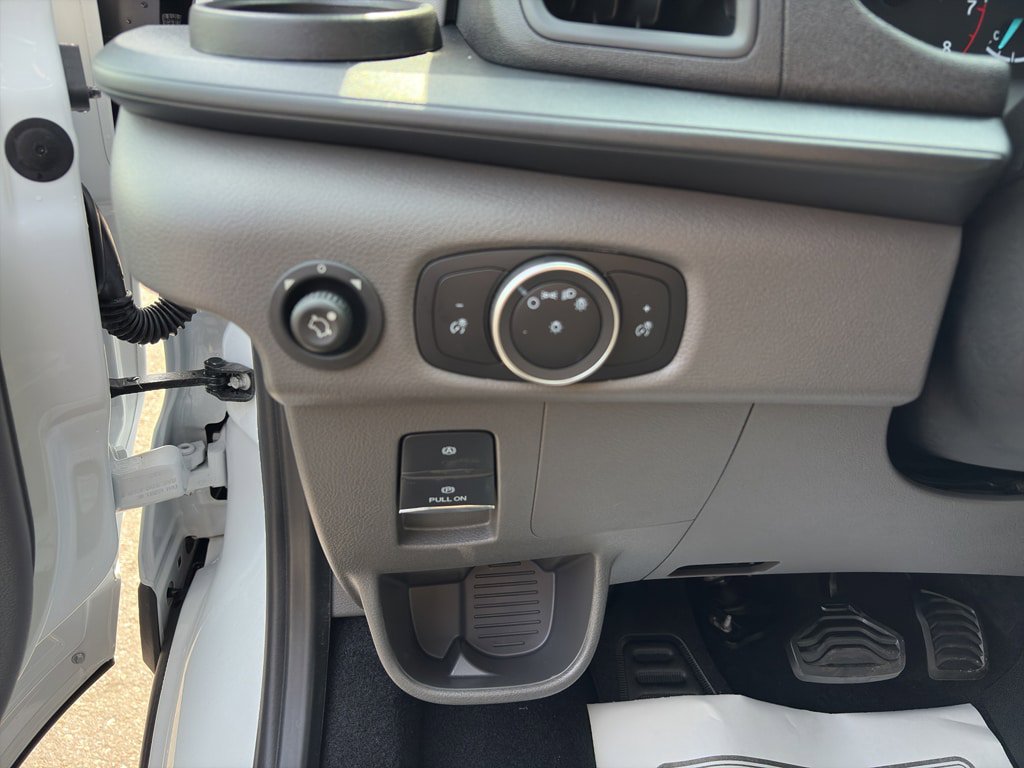 New 2025 Ford Transit 250 Low Roof RWD image 10