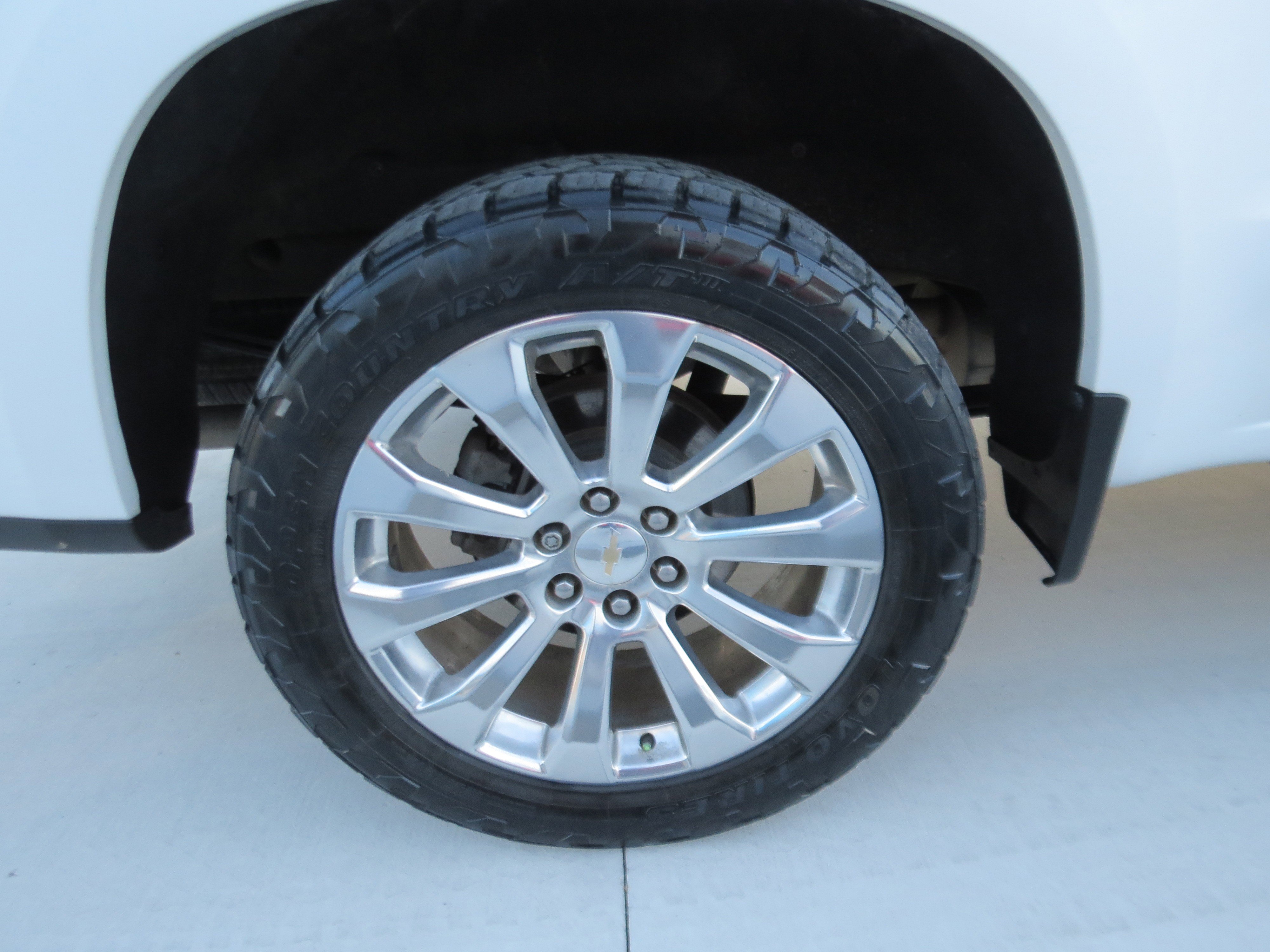 Certified 2022 Chevrolet Silverado 1500 High Country w/ Technology Package AWD/4WD image 11