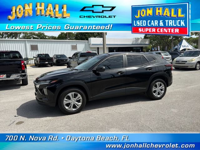 Used 2024 Chevrolet Trax LS w/ Driver Confidence Package FWD image 3