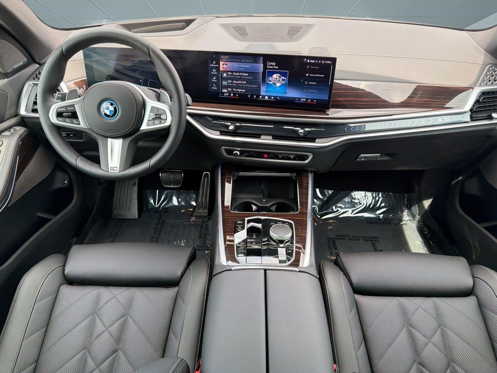 Used 2026 BMW X5 xDrive50e w/ M Sport Package AWD/4WD image 14