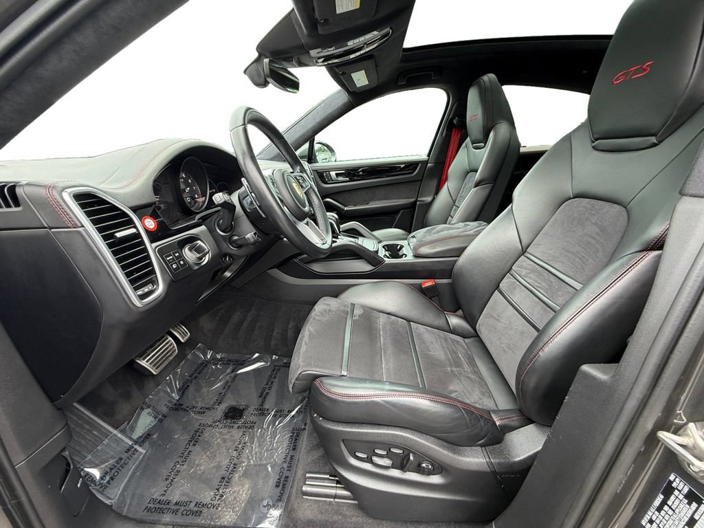 Used 2023 Porsche Cayenne GTS w/ Premium Package AWD/4WD image 9