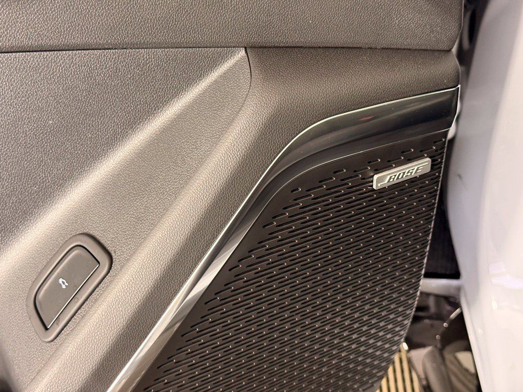 New 2026 Chevrolet Traverse RS w/ LPO, Floor Liner Package AWD/4WD image 28