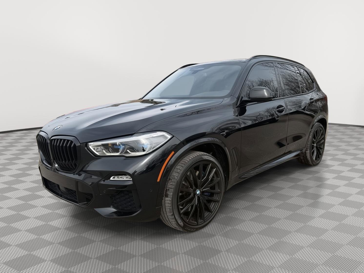 Used 2021 BMW X5 M50i w/ Executive Package image 3