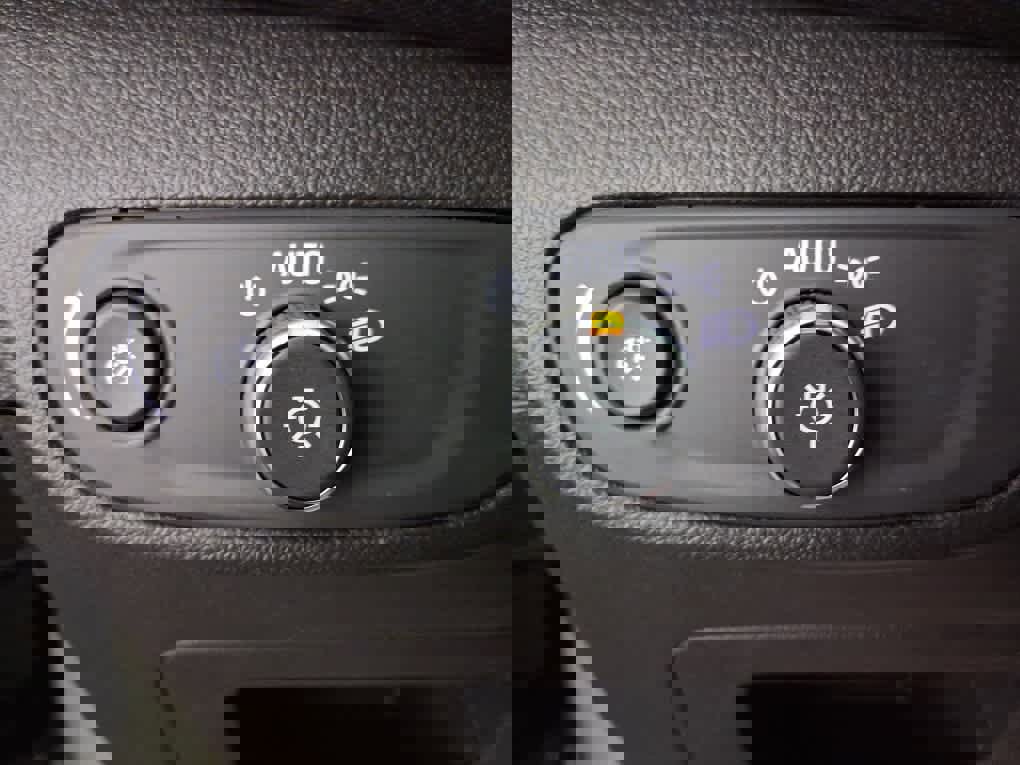 Used 2024 Chevrolet TrailBlazer RS image 36