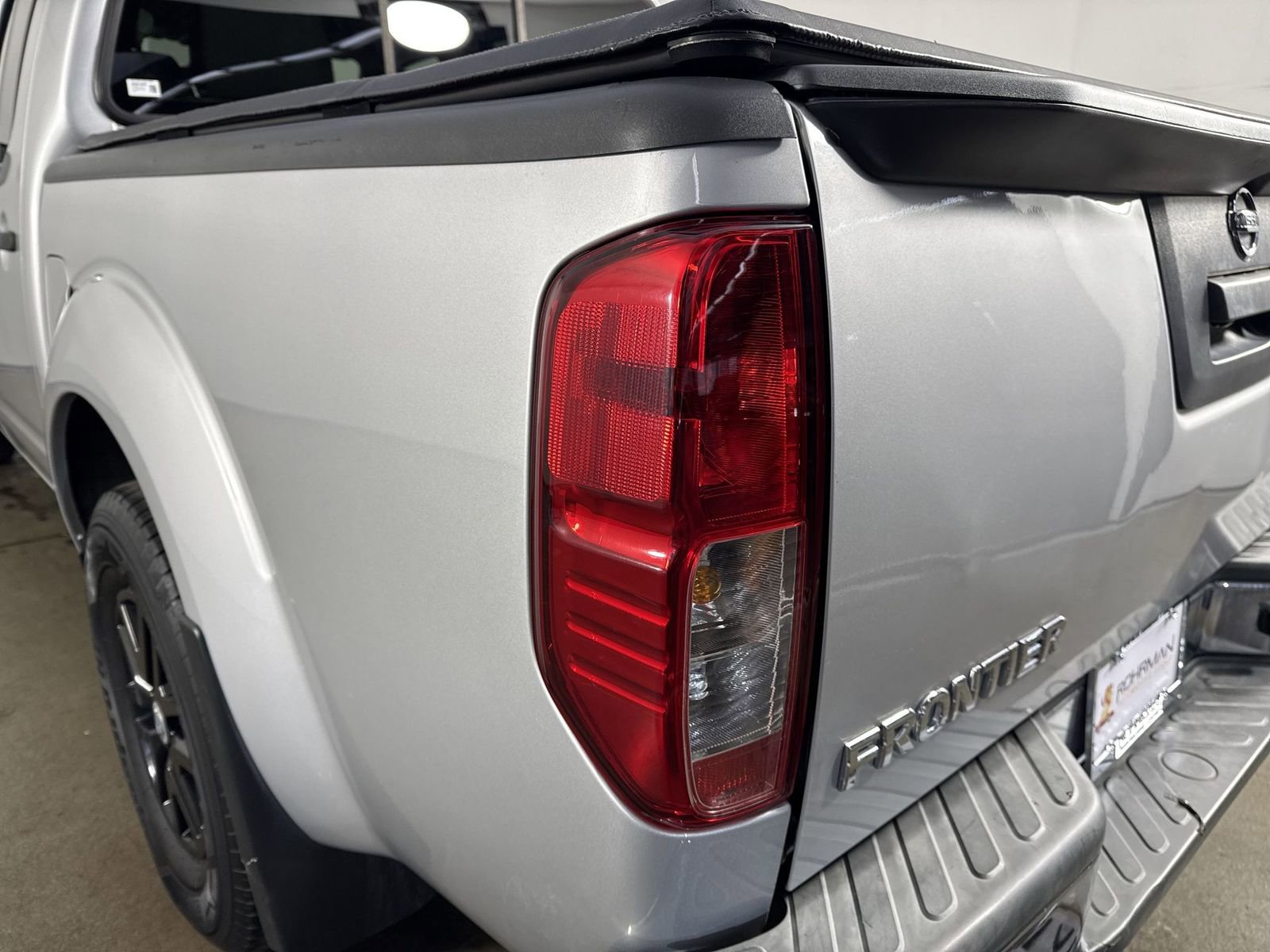 Used 2021 Nissan Frontier SV w/ SV Utility Package image 28