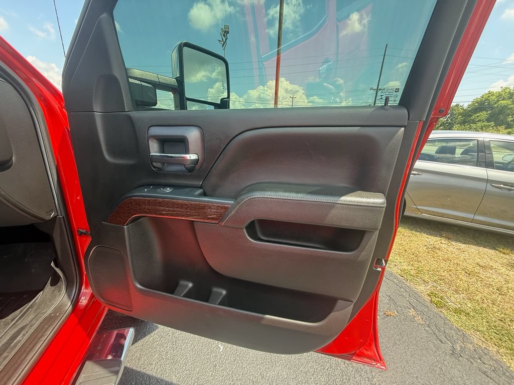 Used 2018 GMC Sierra 3500 SLE w/ SLE Preferred Package AWD/4WD image 22