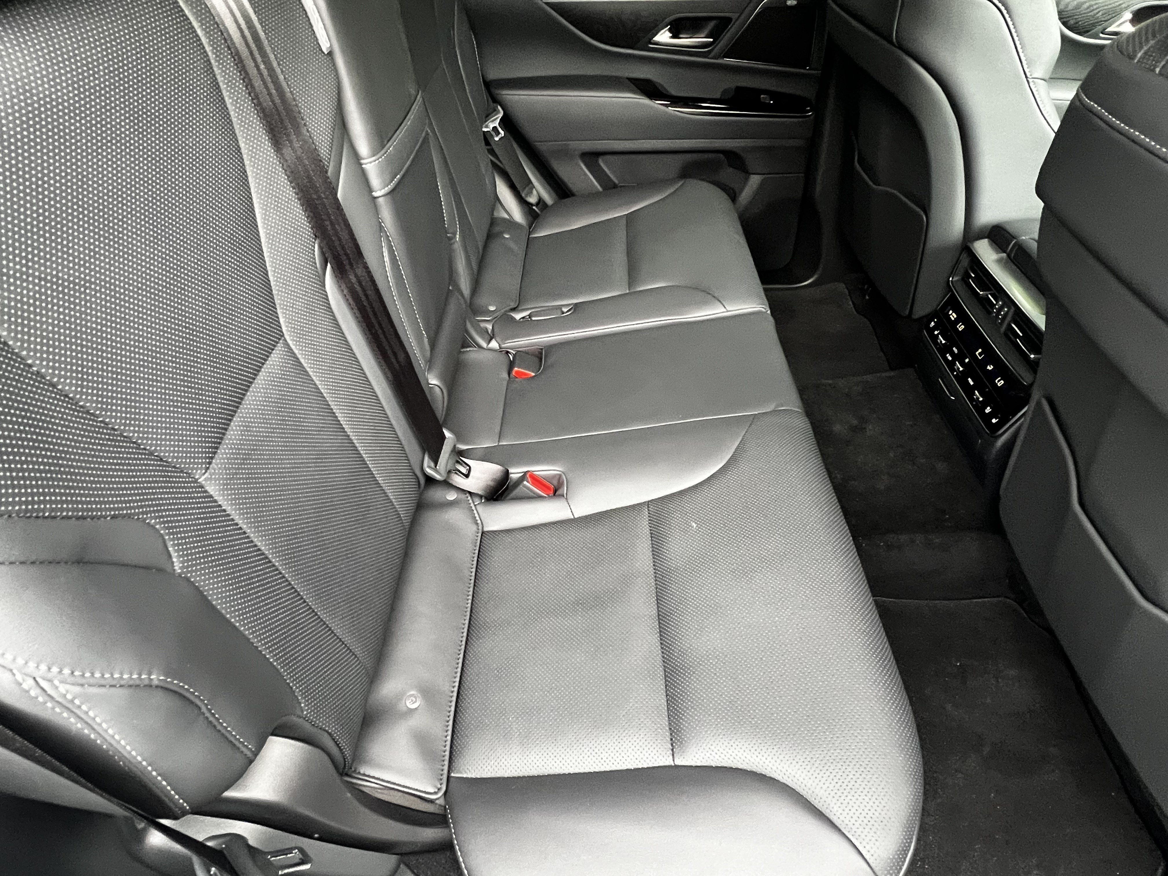 New 2026 Lexus LX 700h Luxury AWD/4WD image 28