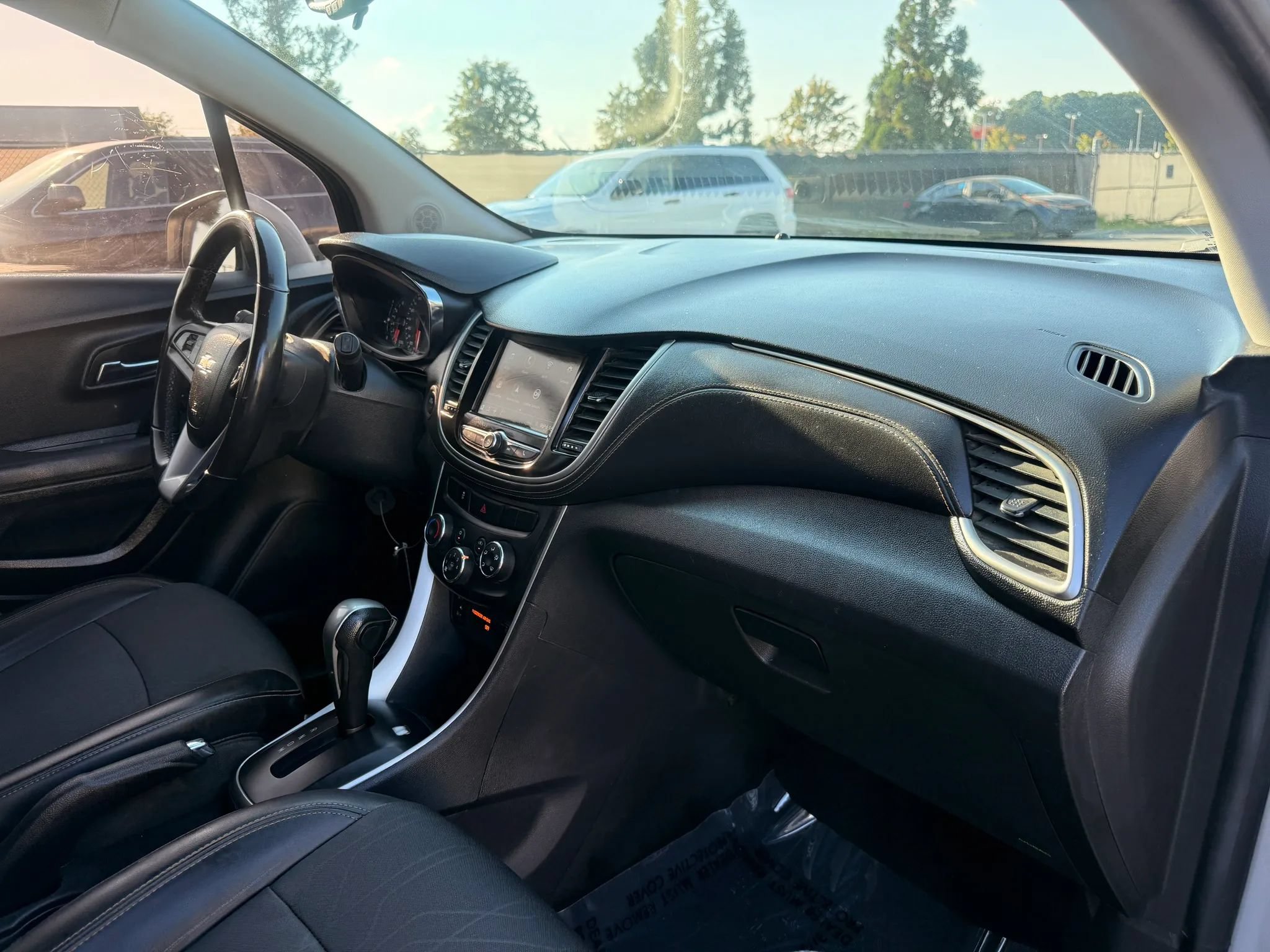 Used 2019 Chevrolet Trax LT w/ LT Convenience Package AWD/4WD image 19