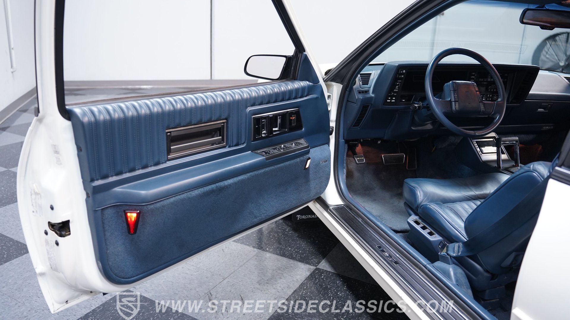 Used 1989 Oldsmobile Toronado Trofeo image 29