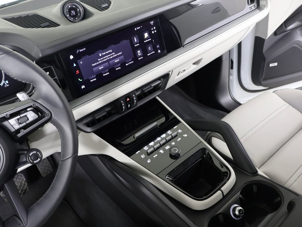 Certified 2025 Porsche Cayenne E-Hybrid Coupe AWD/4WD image 17