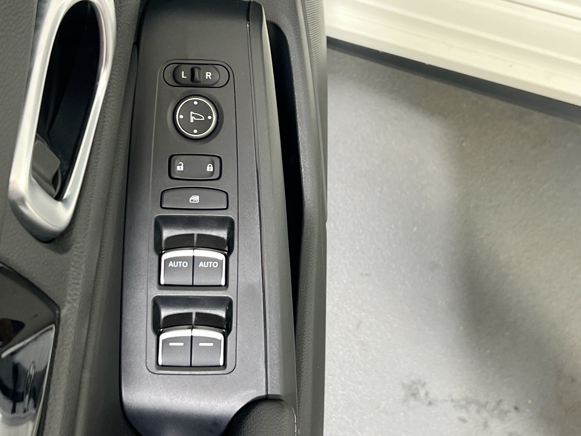 Used 2023 Honda Civic EX-L image 17