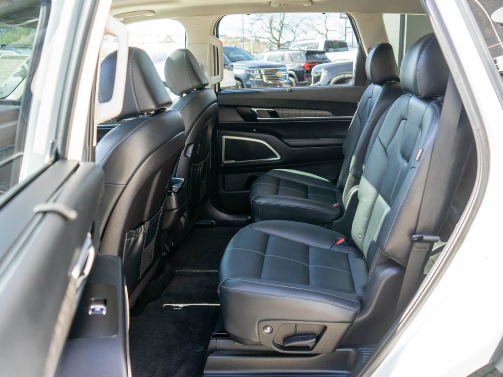 Certified 2023 Kia Telluride EX w/ EX Captain's Chair Package FWD image 14