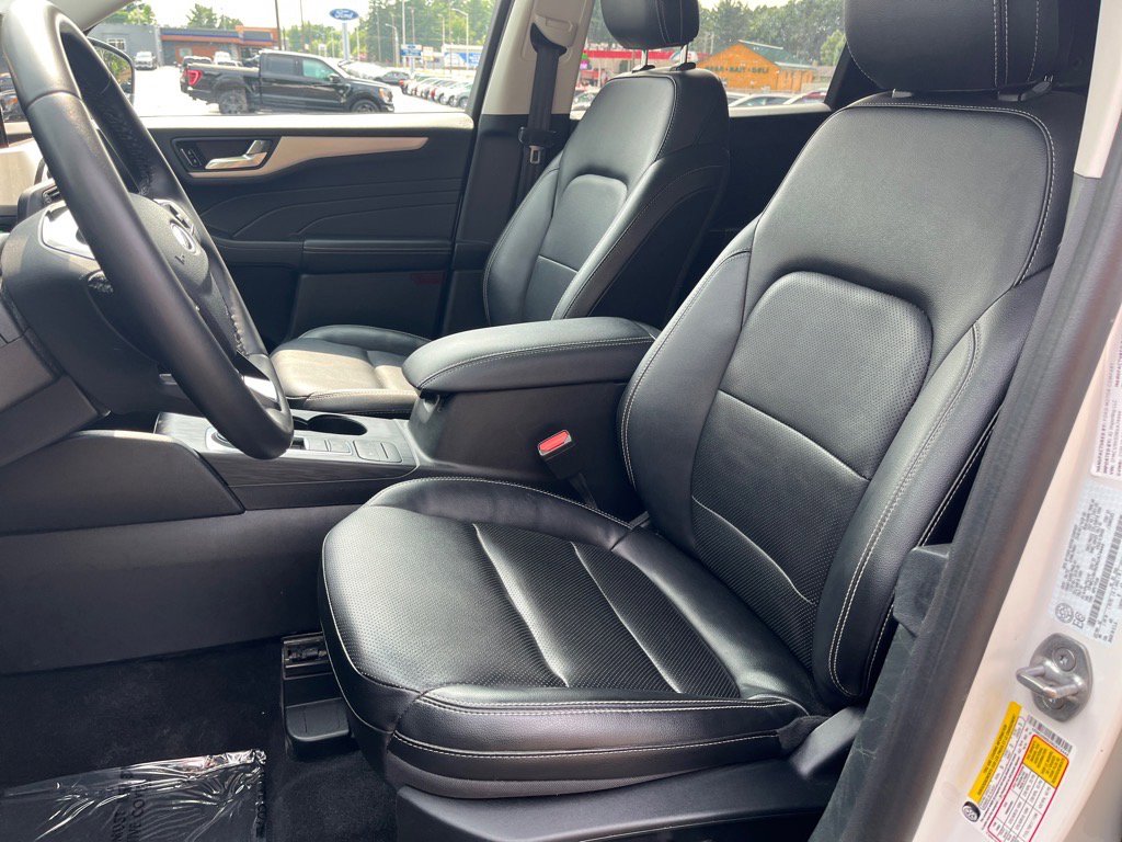 Used 2022 Ford Escape SEL w/ Equipment Group 302A image 13