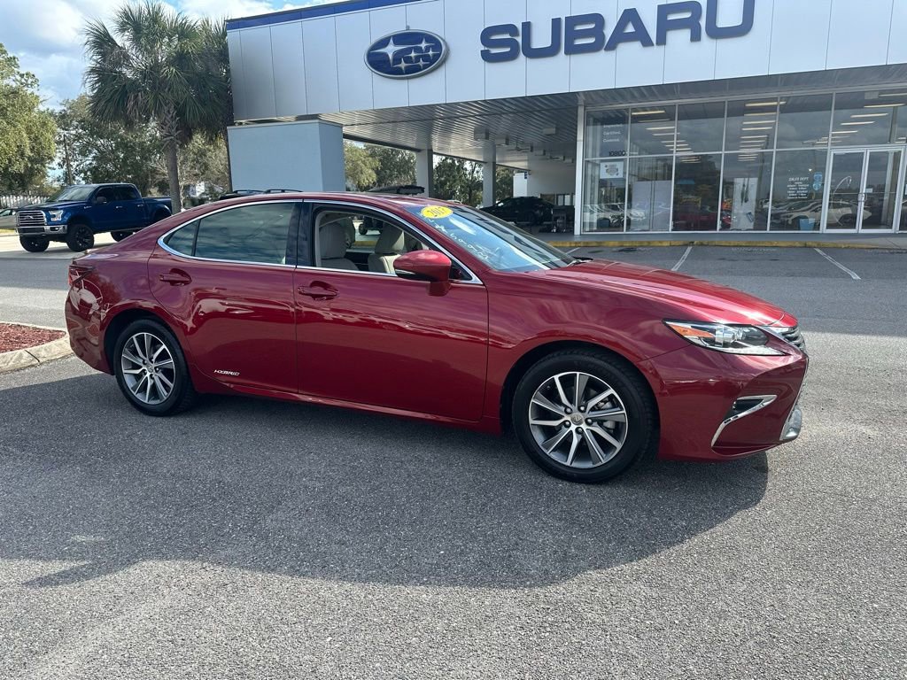 Used 2017 Lexus ES 300h image 1