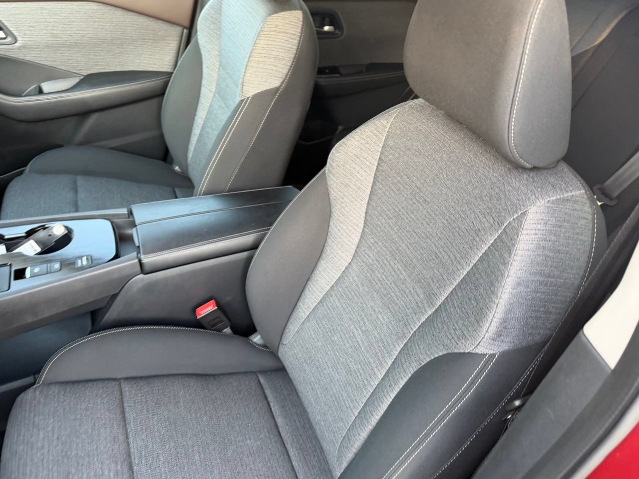 Certified 2023 Nissan Rogue SV FWD image 30