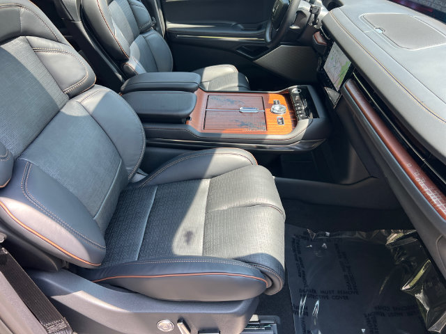 New 2027 Lincoln Navigator L Black Label AWD/4WD image 14