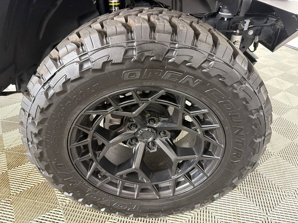 Used 2024 Jeep Gladiator Rubicon w/ Steel Bumper Group AWD/4WD image 12