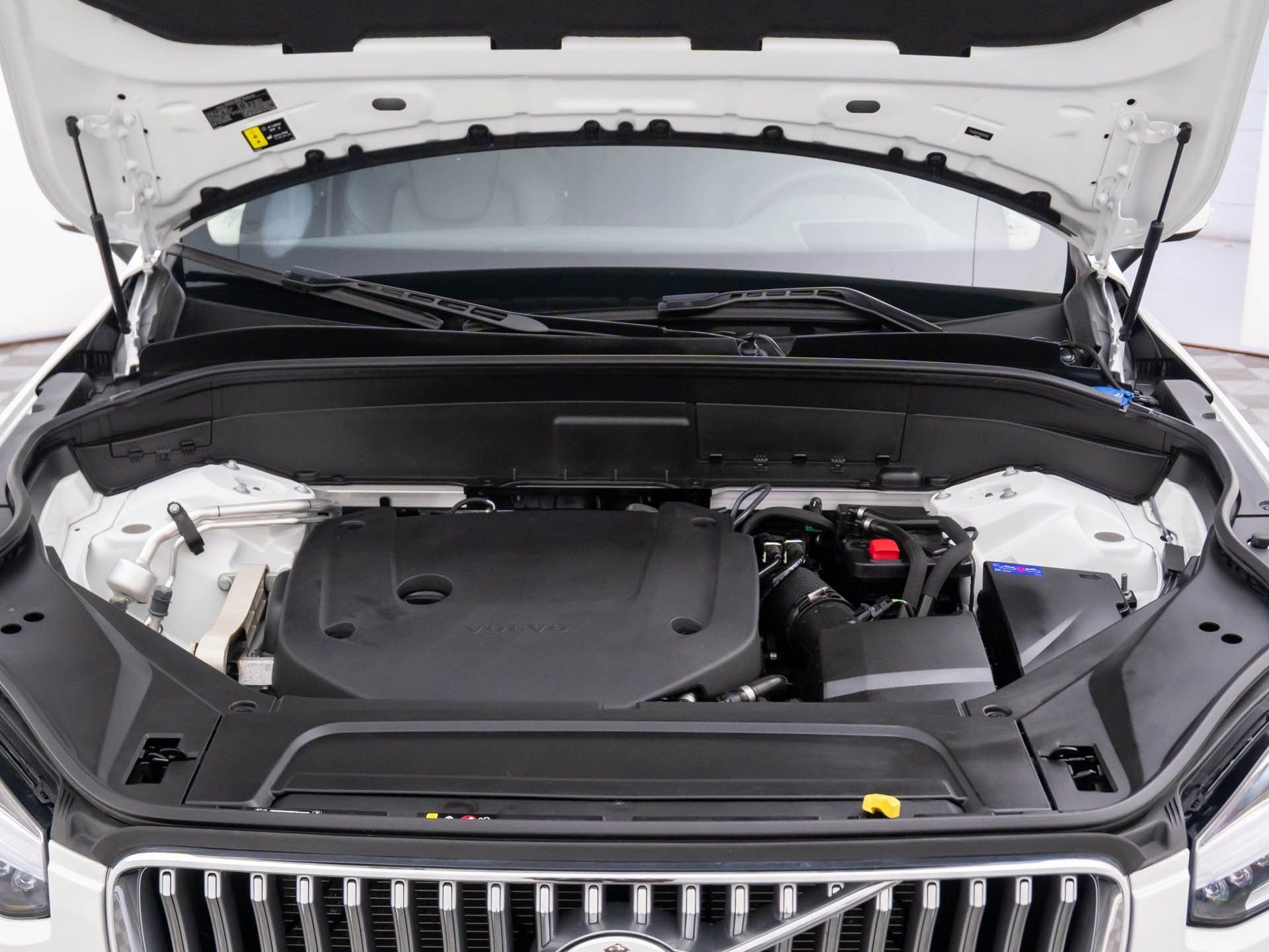 Used 2024 Volvo XC90 B6 Ultimate w/ Protection Package image 32