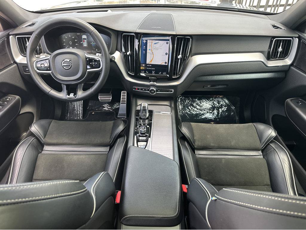 Used 2019 Volvo XC60 T8 R-Design w/ Advanced Package AWD/4WD image 4