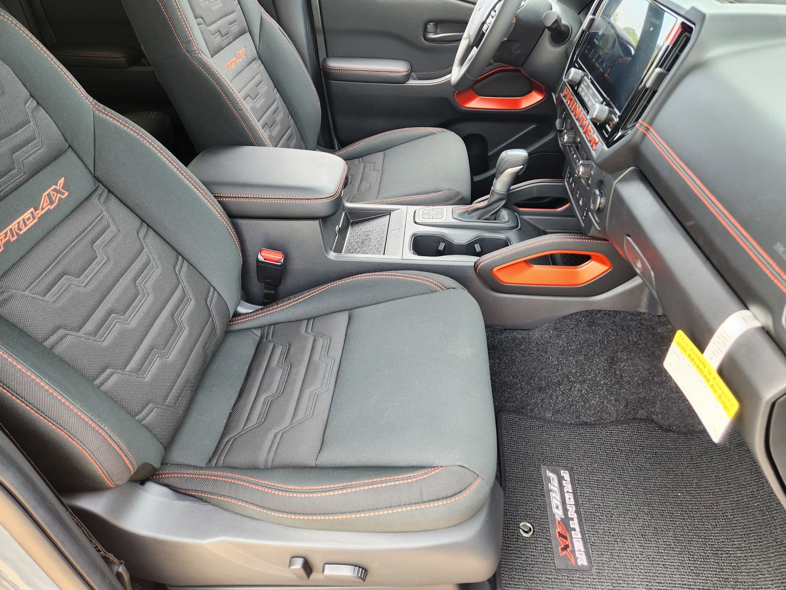 New 2026 Nissan Frontier PRO-4X w/ Pro-4x Convenience Package image 14