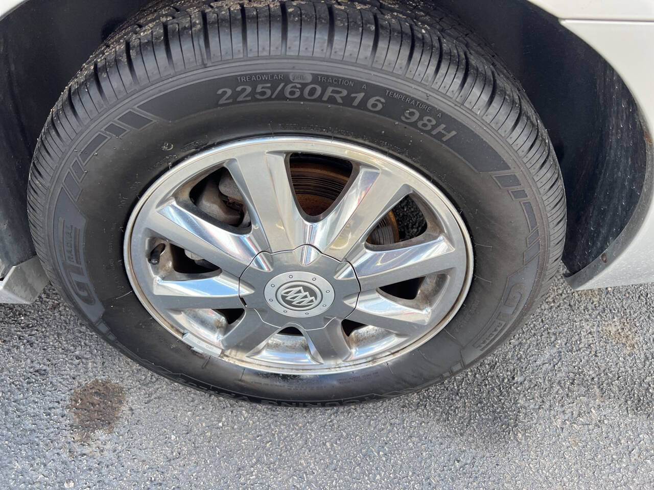 Used 2005 Buick LaCrosse CXL w/ Gold Convenience Package FWD image 7