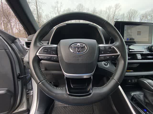 Used 2025 Toyota Highlander XSE AWD/4WD image 26