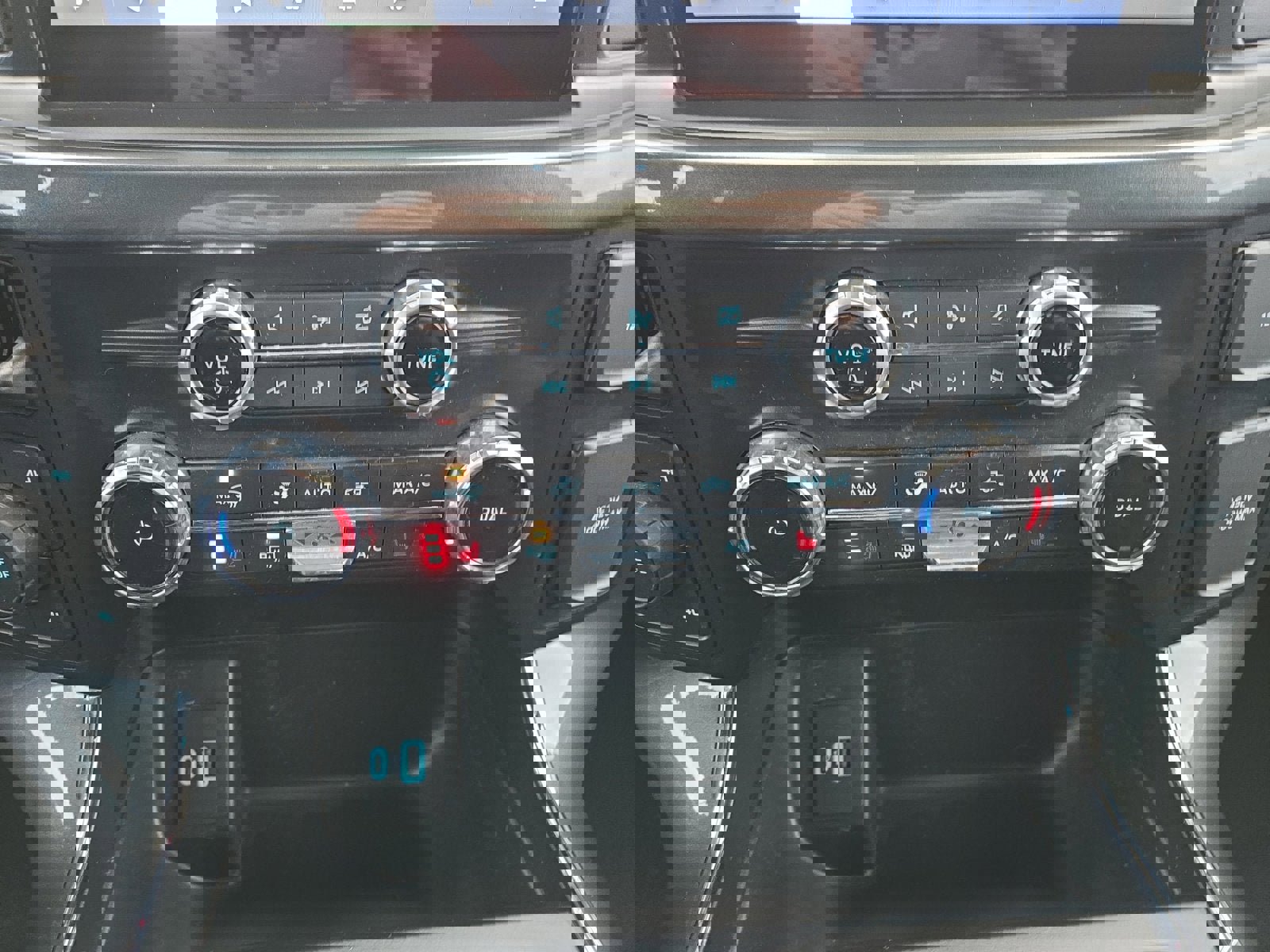 Certified 2023 Ford F150 XLT w/ Equipment Group 302A High image 20