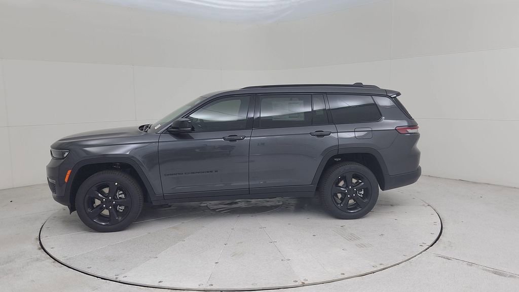 New 2025 Jeep Grand Cherokee L Limited w/ Black Appearance Package image 8