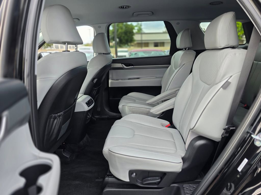 Used 2025 Hyundai Palisade SEL FWD image 17
