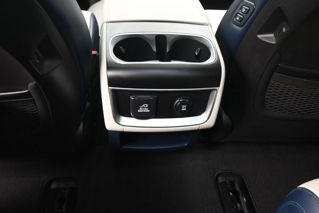 Used 2026 Kia Carnival SX w/ SX Dark Edition Package FWD image 15