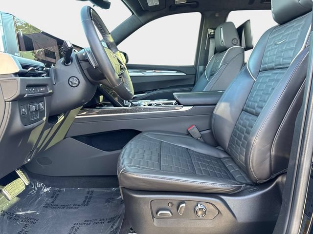 Used 2025 Cadillac Escalade V w/ LPO, ONYX Package AWD/4WD image 20