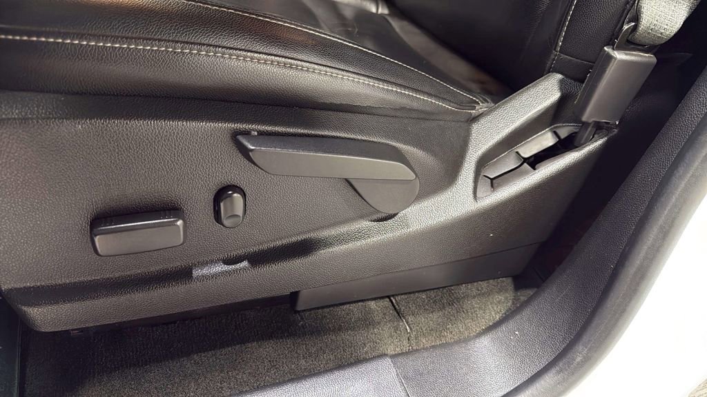 Used 2017 GMC Canyon SLT w/ Driver Alert Package AWD/4WD image 24