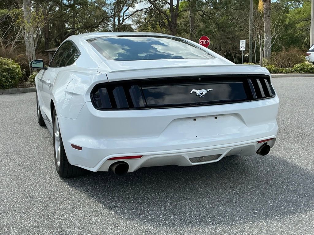 Used 2017 Ford Mustang Coupe image 5