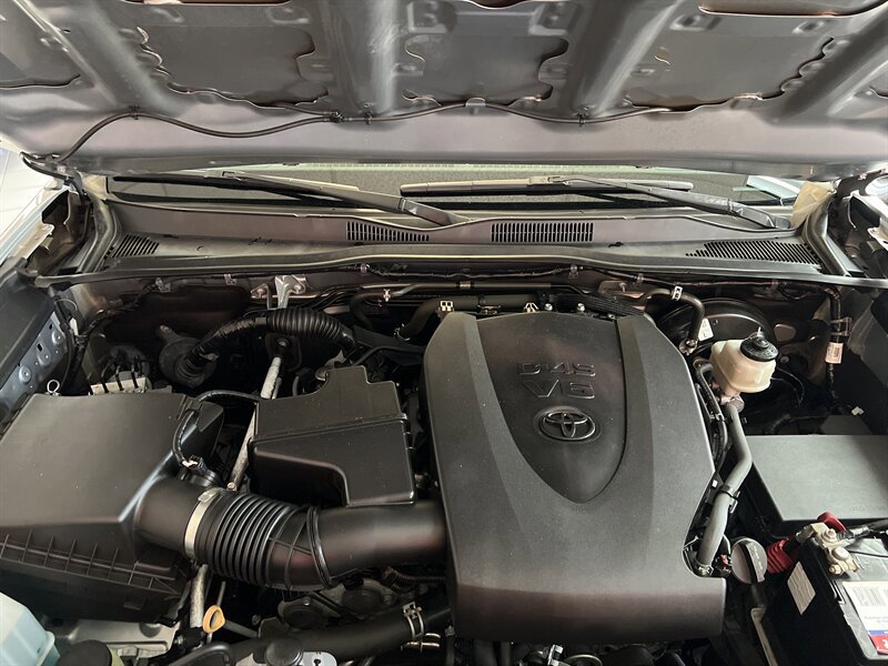 Used 2020 Toyota Tacoma SR5 RWD image 29