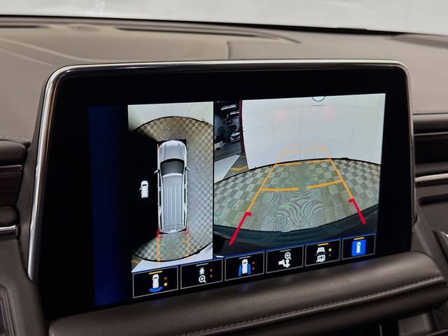 Used 2023 Chevrolet Suburban LT w/ Luxury Package image 17