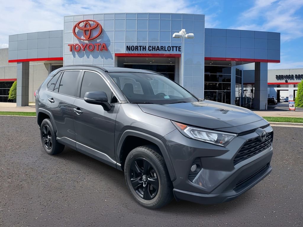 Used 2020 Toyota RAV4 XLE image 2