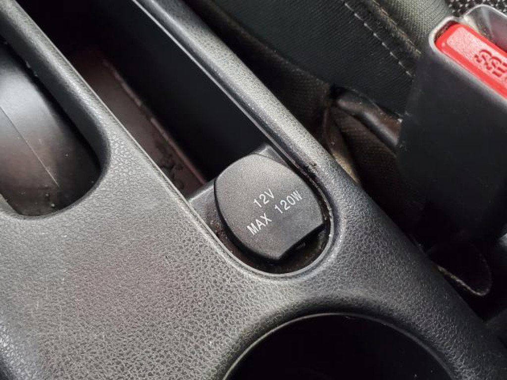 Used 2019 Nissan Versa SV FWD image 11