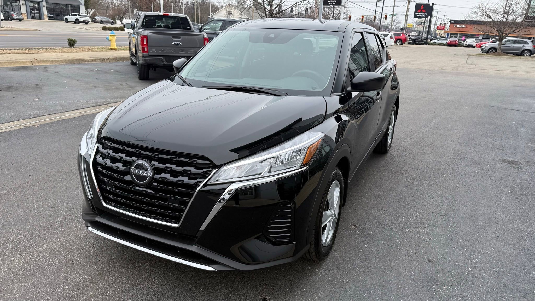 Used 2025 Nissan Kicks Play S image 9