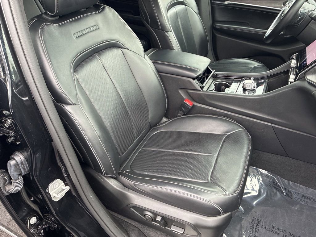 Used 2022 Jeep Grand Cherokee Overland w/ MOPAR Finishing Package AWD/4WD image 18