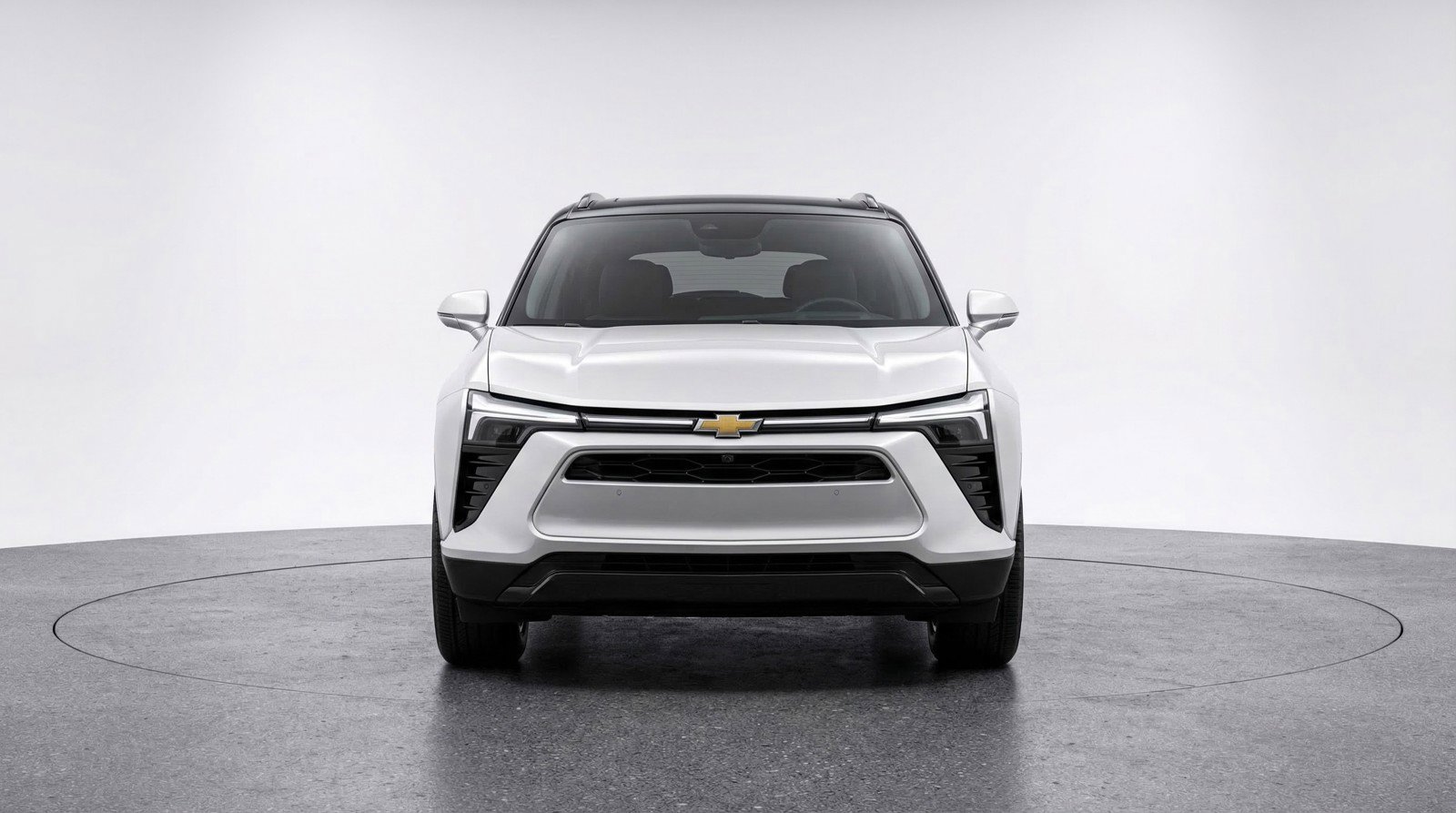 Used 2025 Chevrolet Blazer LT FWD image 2