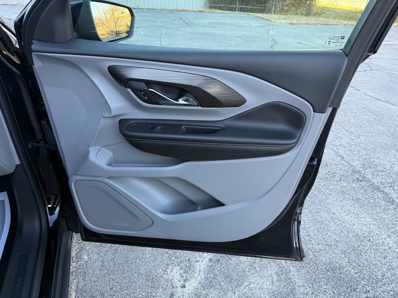 Used 2023 GMC Terrain SLE image 25