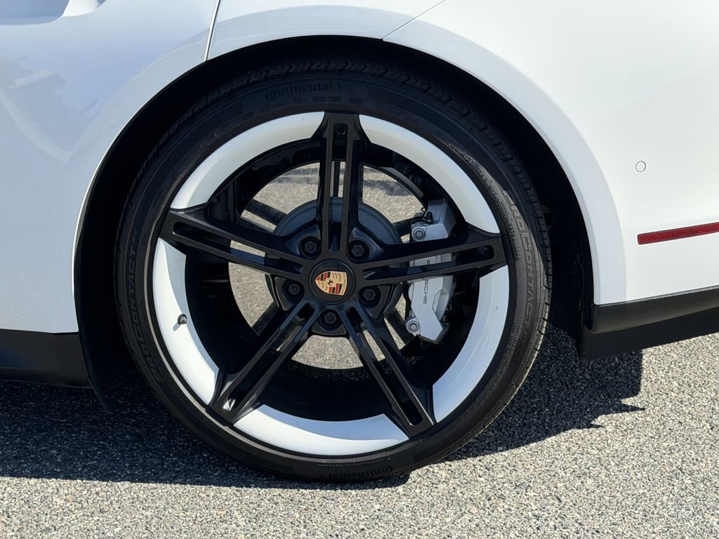 Used 2020 Porsche Taycan Turbo image 15