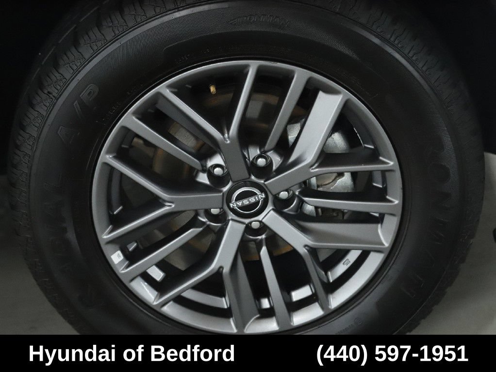 Used 2024 Nissan Rogue S AWD/4WD image 11