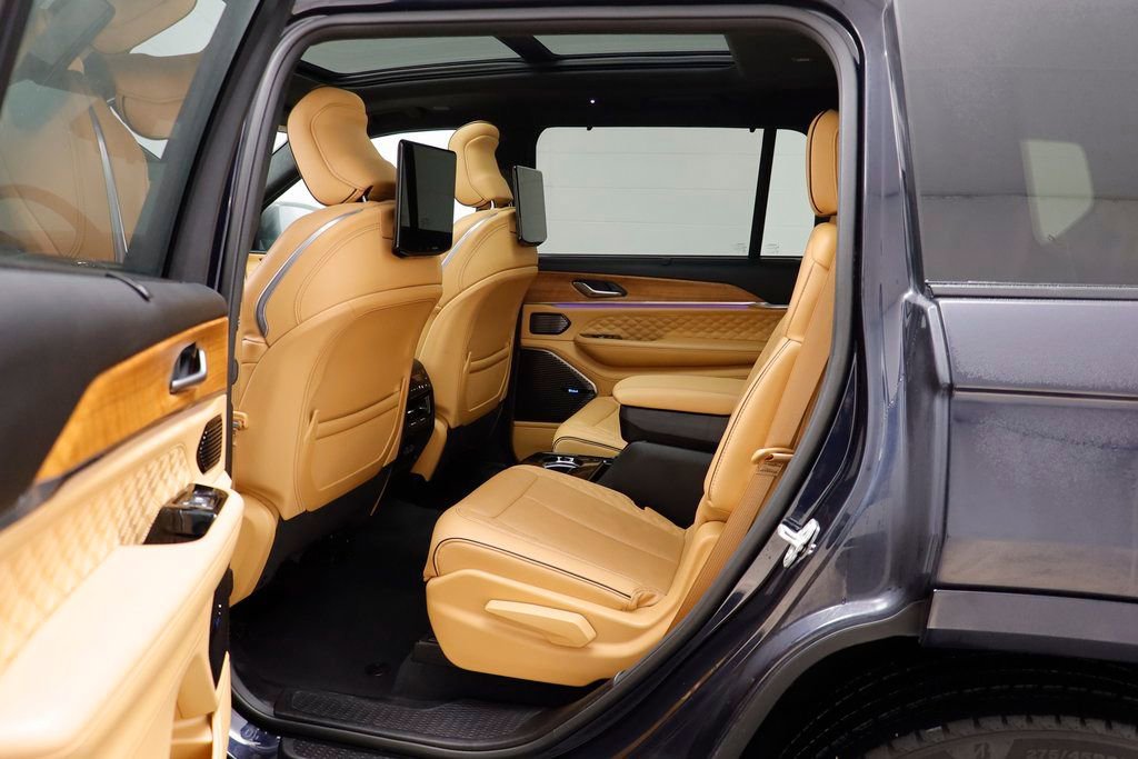 Used 2024 Jeep Grand Cherokee L Summit image 15