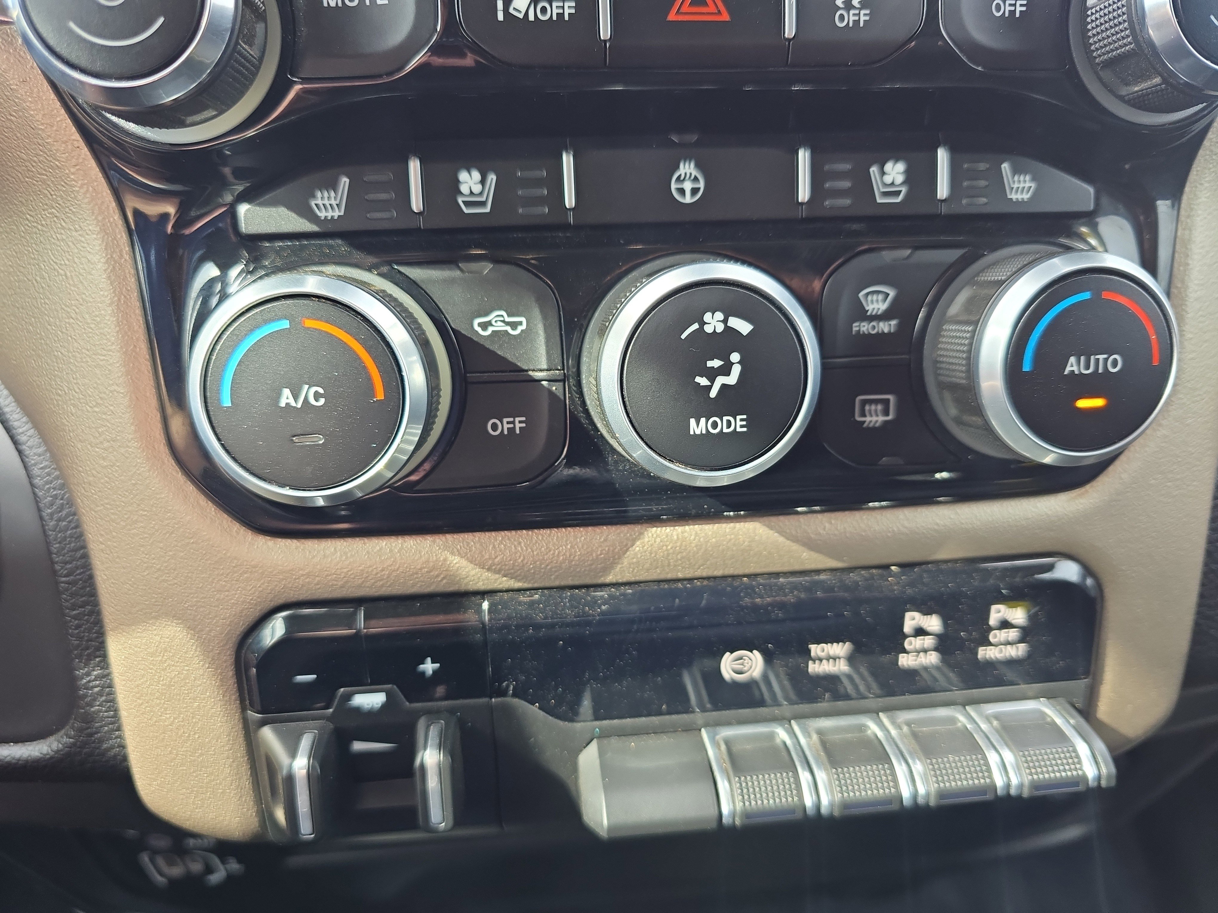 Used 2024 RAM 2500 Laramie w/ Safety Group image 30